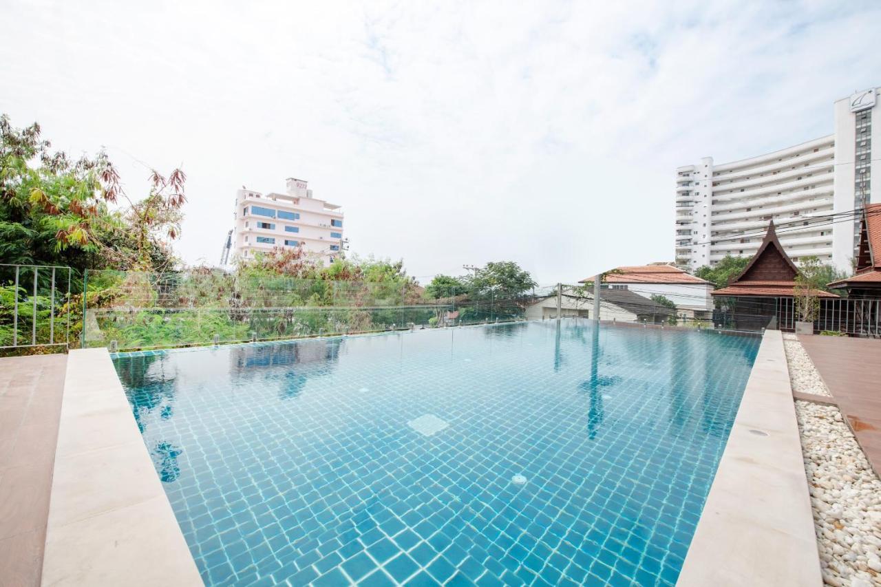 Blooming Hill Boutique Suites Pattaya Exterior foto