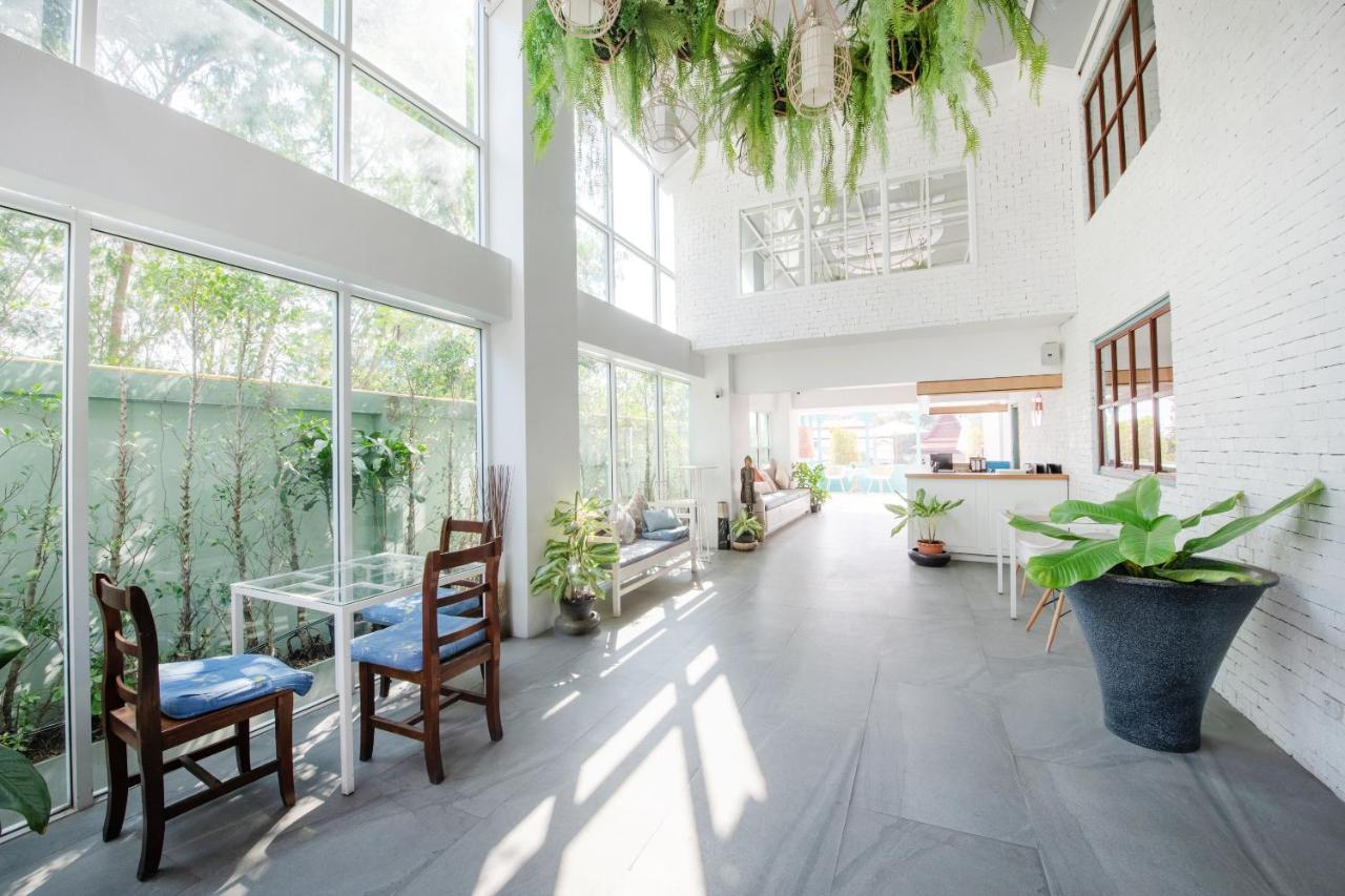 Blooming Hill Boutique Suites Pattaya Exterior foto